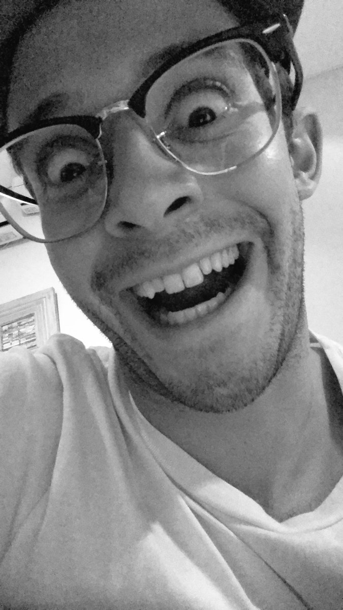 _ruggero's tweet photo. Mi cara después de leer el mensaje privado que me mandò Allen Stone !!! 🤪🤪🤪🤪🤪 Ahahahahahaha 🙈🙈 no lo puedo creer que haya visto el vídeo ☺️ https://t.co/Flw4v5zEac