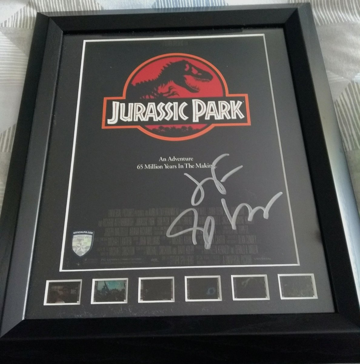 gerald71's tweet image. Jurassic park signed photo from the states 😎