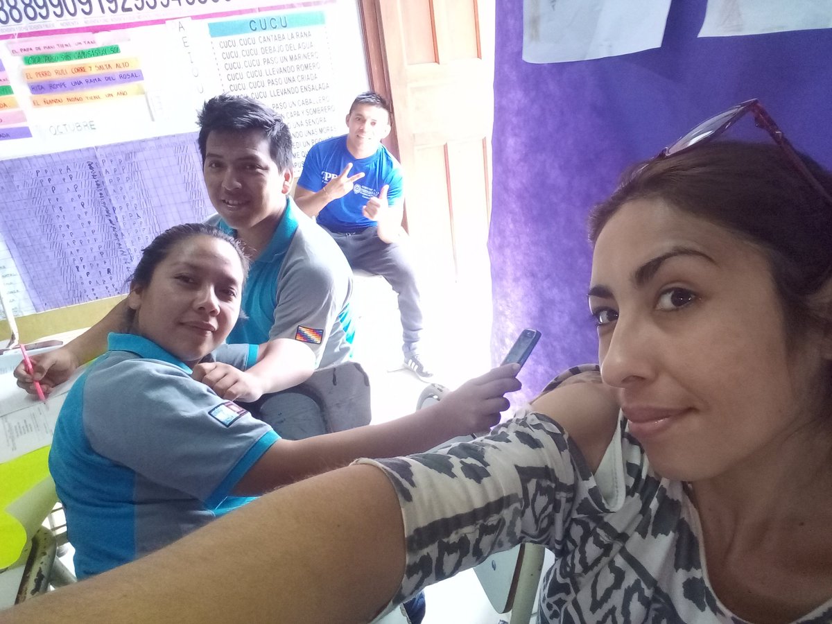 roxanaseco1's tweet photo. jornada con los docentes de la escuela de tuyunti https://t.co/dCQvgJhIVy