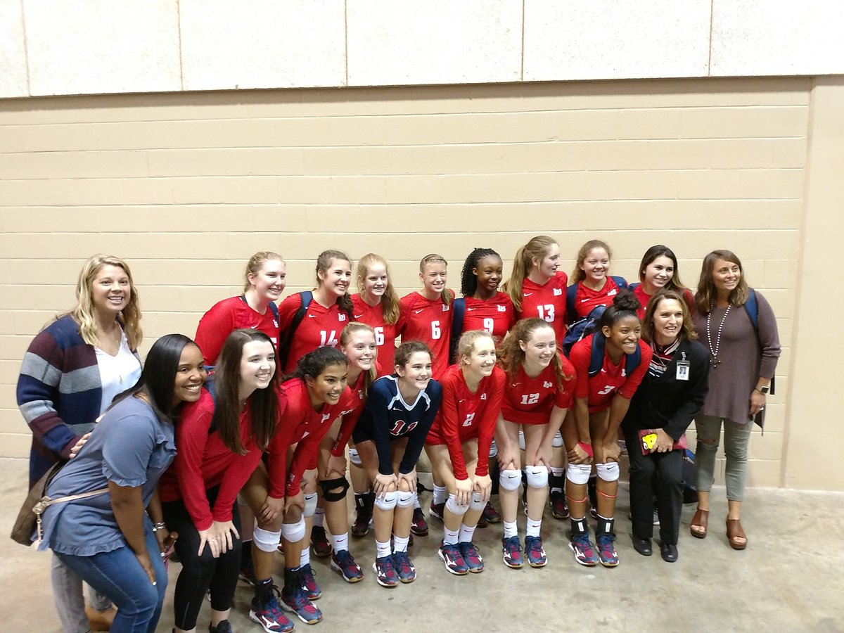 R_J_Travers22's tweet image. Congratulations to @BJHSVolleyball for their win over Sparkman to qualify for state. Such a pleasure to watch you represent the BOB. #PassSetKILL #ItsAllAboutTheBOB