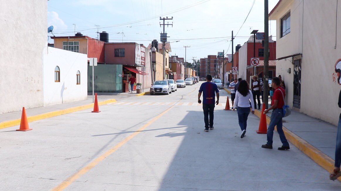 Seguimos cumpliendo los compromisos adquiridos con los Cuautitlenses, hoy entregamos la pavimentación con concreto hidráulico de la calle Pino en Paseos de Cuautitlán. #PorTiVamosJuntos