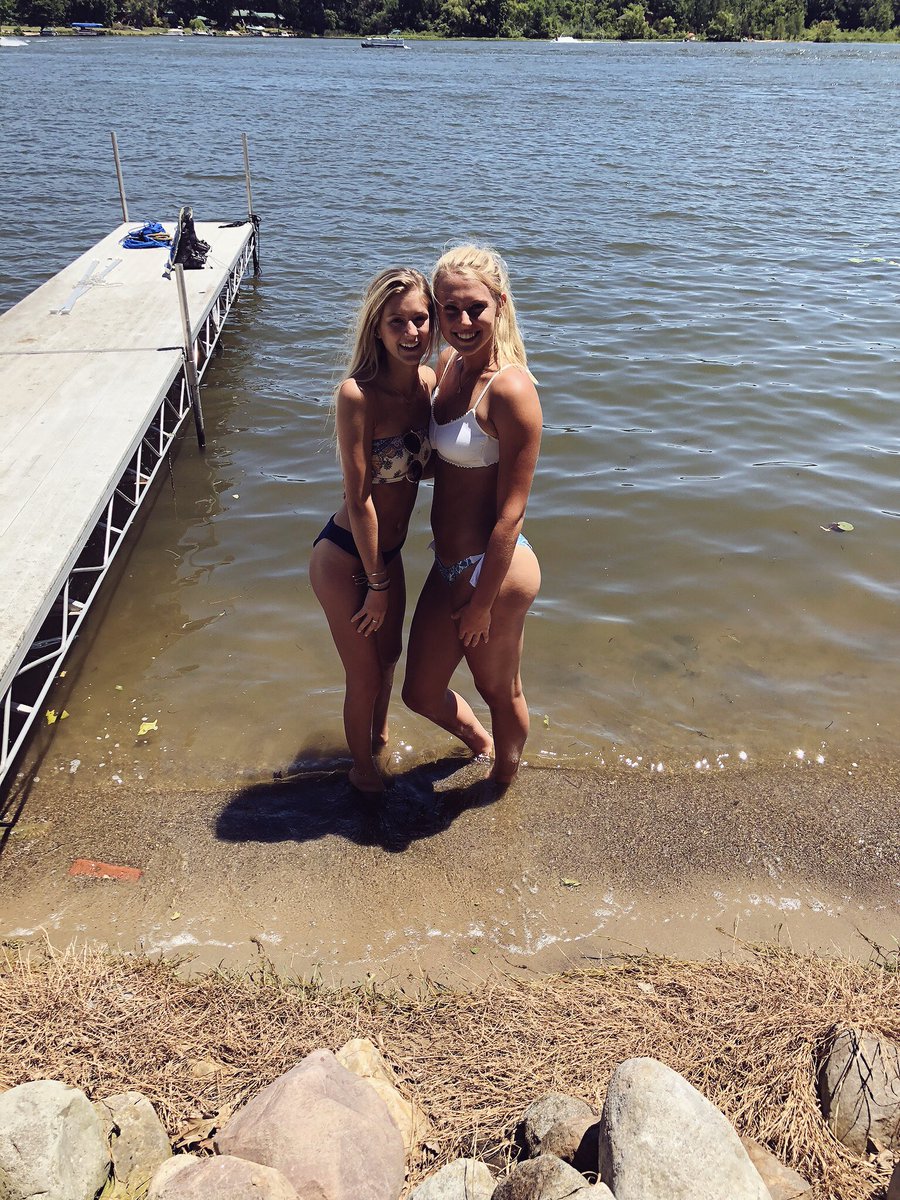 Livleininger's tweet photo. happy birthday to the sweetest, love youuuu💛 @lexi_sauber https://t.co/zZfIb17uvT