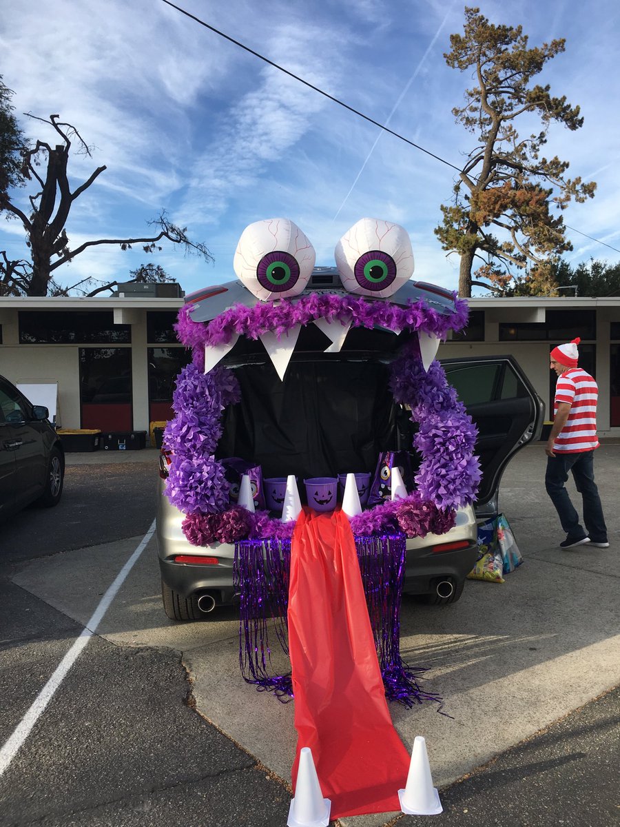 CSMHCheetahs's tweet photo. Getting ready for trunk or treat. Starts at 5:00. https://t.co/evfylFSHQM