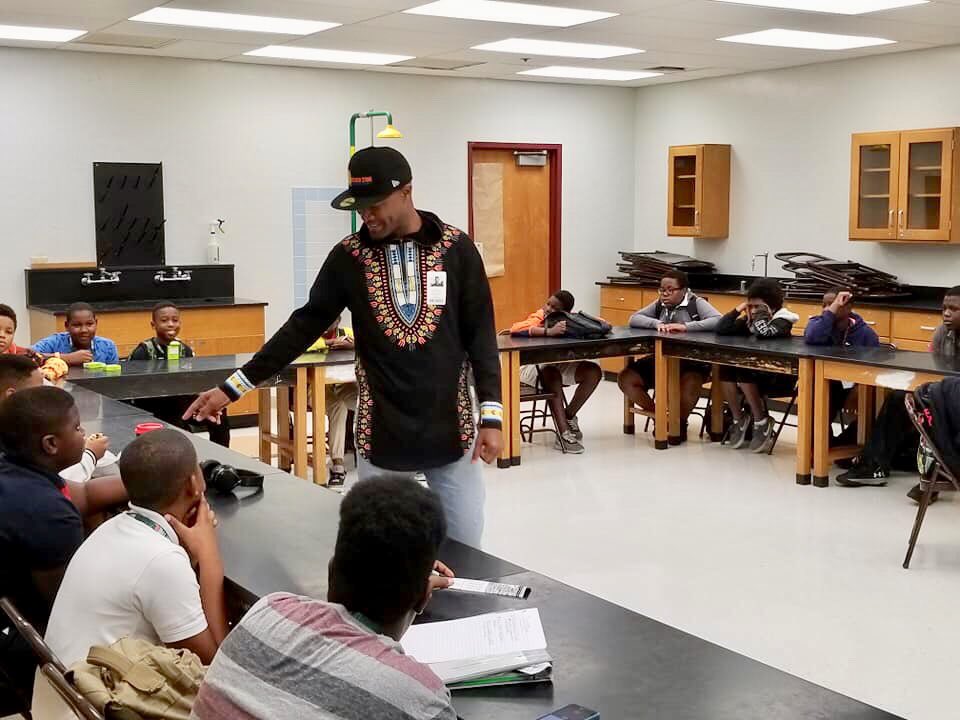 MatJeanius's tweet photo. Shout out to McNicol Middle School and my bro Charles S Eric for affording me the opportunity to pour into the youth! Definitely need to do that again! 
#mentalhealth #entertainmenttherapists #sportstherapists #blacktherapists #mentalhealthplug #cheatcode #McNicolMiddleSchool https://t.co/qPjrFlKDUi
