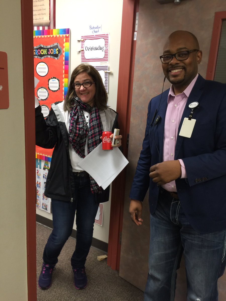 HeritageElemen1's tweet photo. Heritage Suites provided room service to our teachers! We know they needed a pick me up! Thank you for committing to our scholars! #DestinationAchievement @hphyder @SISD_Talent https://t.co/wMM7y43Lg9
