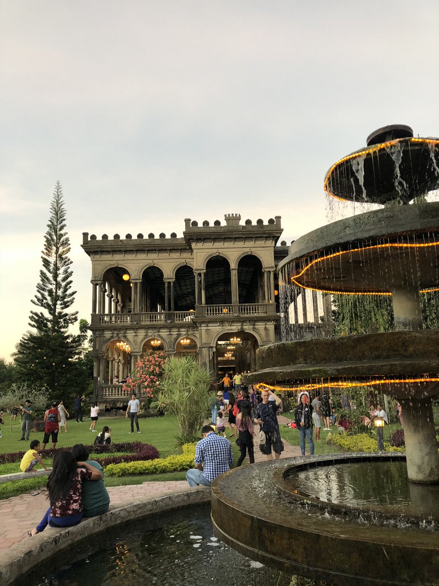 pjbailon's tweet image. Remains of a stately Italianate mansion, razed during WWII. #TheRuins #wheninNegros #MasskaraFestival2018