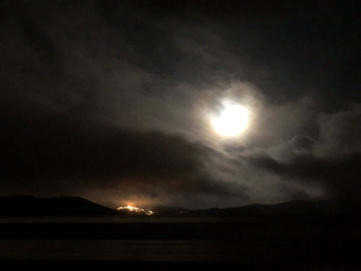 HelloToujours's tweet image. E all’improvviso è notte scura 🌕
#italia #notte #bellaitalia #viaggiare #viaggi #viaggiaresempre #viaggio #travelblogger #racconti ✨hellotoujours.com ✨