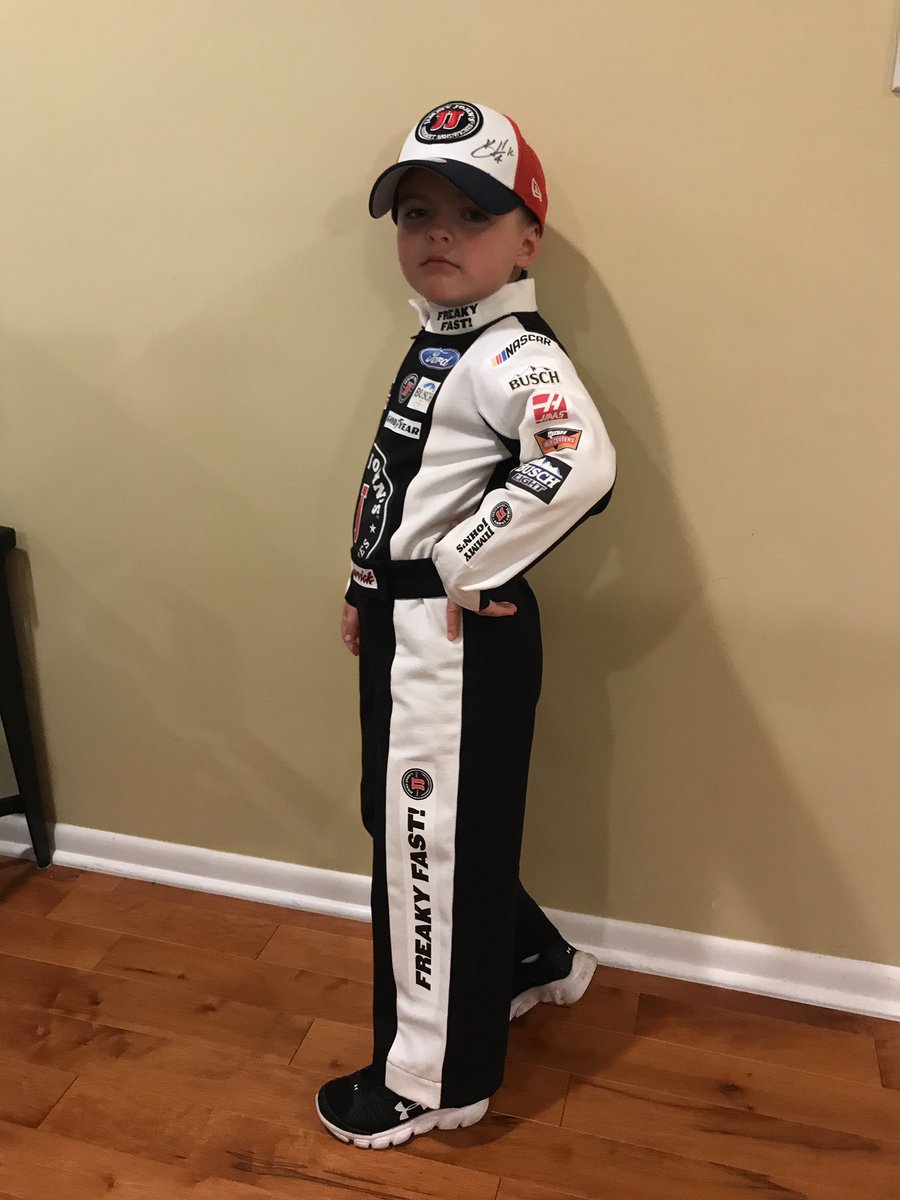 When your son wants to dress up like @KevinHarvick you need to make him a customized race suit with every sponsor logo because he knows #NASCAR @DeLanaHarvick @NASCAR @StewartHaasRcng @jimmyjohns @BuschBeer @Ford #trickortreat #Halloween2018 #kidsdrivenascar #freakyfast #4thewin