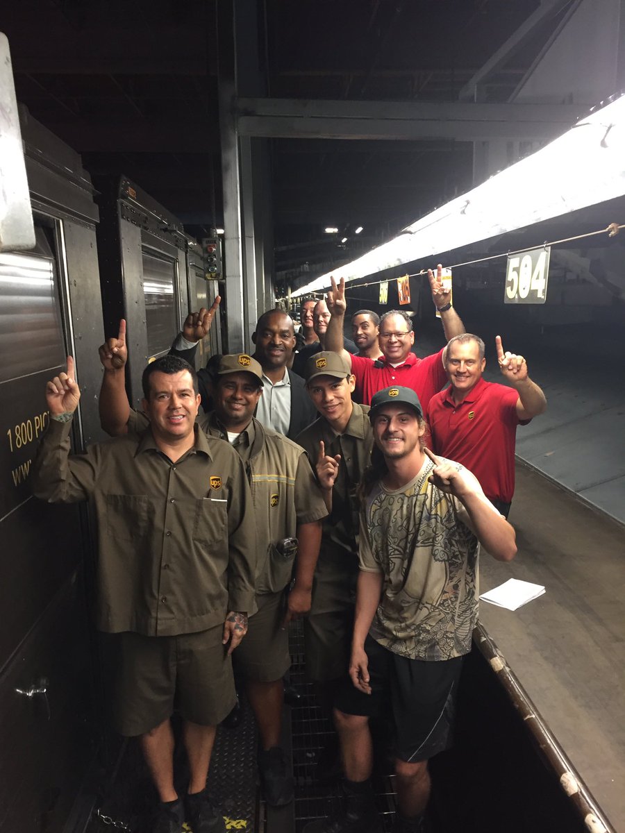 MannEric01's tweet photo. @UPS_Laguna shutting the #preload down! Great job Laguna! #DoorsDown #ClosedDoorPreload Dynamically different! #Cchange @jrindafernshaw https://t.co/jf8pacUW8V