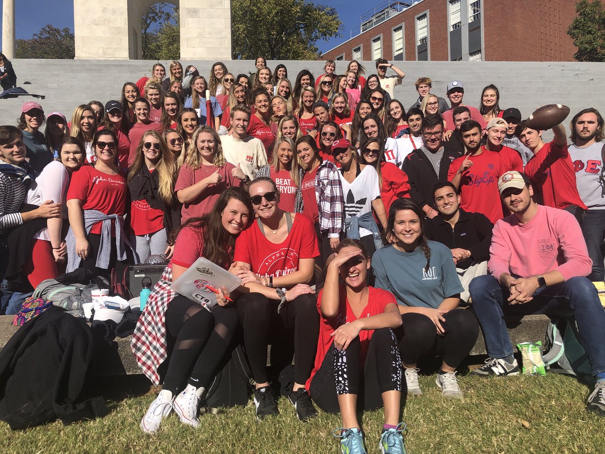 WKUSigEp's tweet photo. We are so proud to have placed 3rd Overall in Homecoming with @AOIIalphachi ! This includes 1st place in Banner and 2nd Place in Events day! Great work, everyone! #SigOPi https://t.co/eaMSLcc5Ry