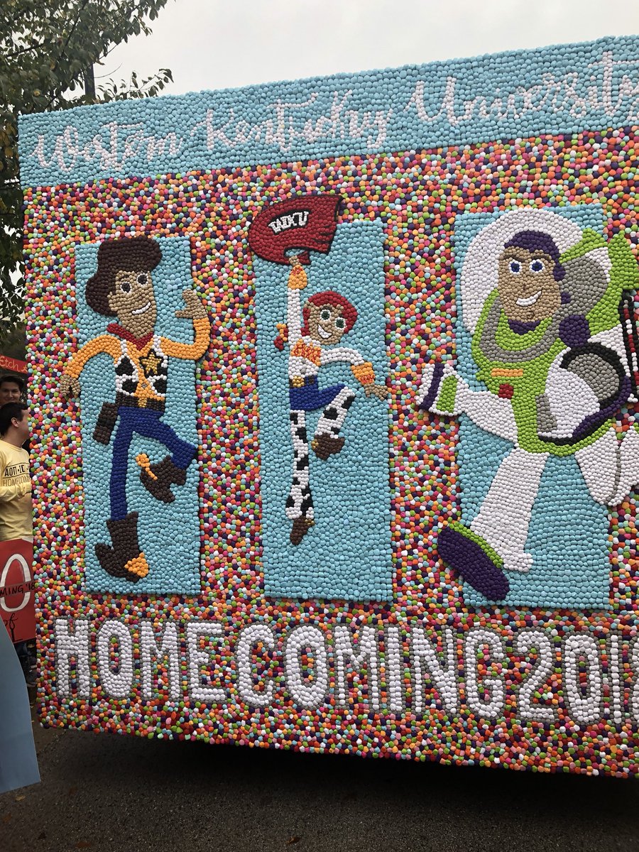 WKUSigEp's tweet photo. We are so proud to have placed 3rd Overall in Homecoming with @AOIIalphachi ! This includes 1st place in Banner and 2nd Place in Events day! Great work, everyone! #SigOPi https://t.co/eaMSLcc5Ry