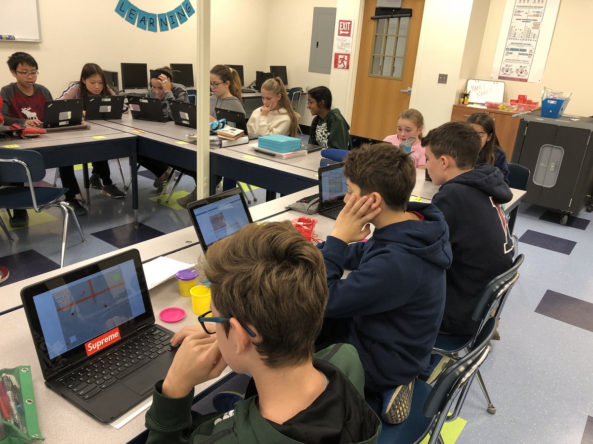 MrsCTechnology's tweet image. 7th graders sharing and explaining the game they developed using #Scratch @scratch