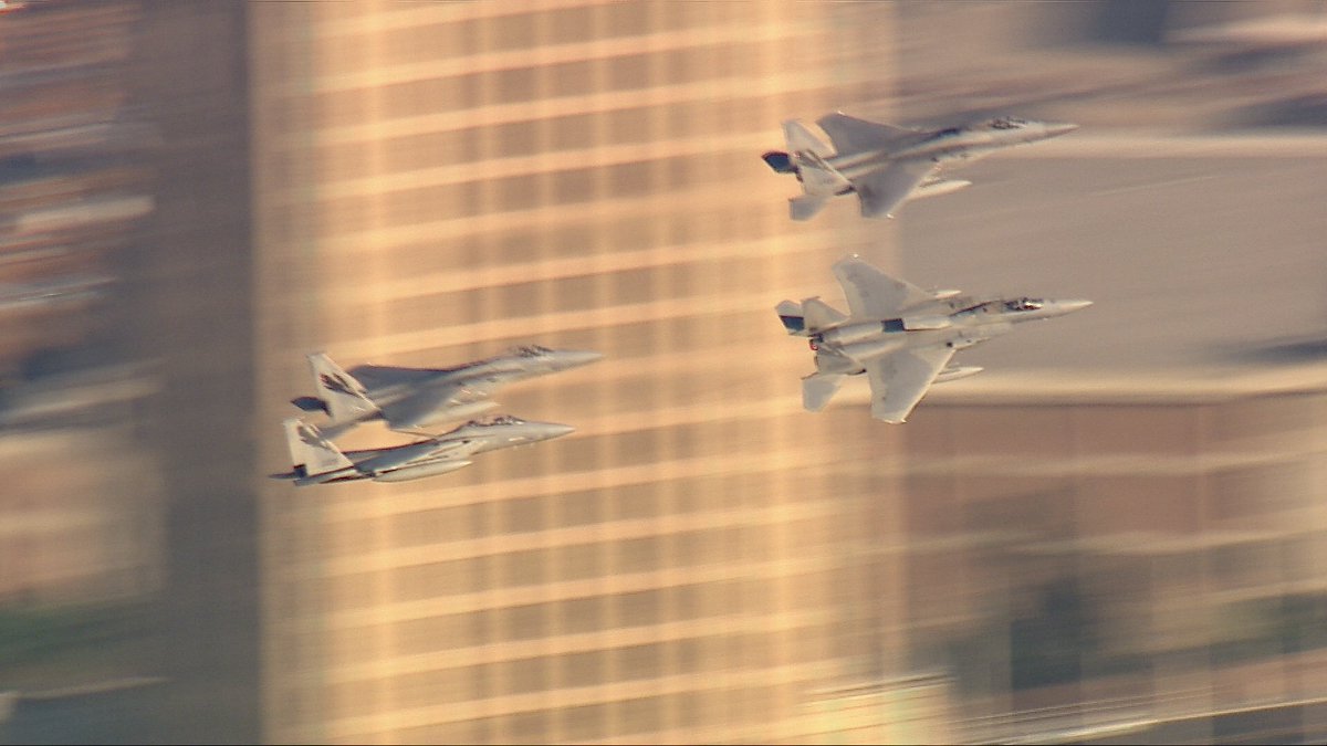 Stu_Mundel's tweet photo. F15’s Flying over Dodgers Stadium @KCBSKCALDesk https://t.co/Zjb5eVoYrn