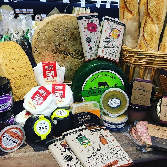 s28Cheeses's tweet photo. Happy #ichoosesaday
#Repost @smellycheeseshop
・・・
Love this cornucopia of homegrown goodies! Celebrate I Choose SA Day by supporting our local producers in your weekend feasting! #ichoosesa #ichoosesaday #sagreat @littleacrefoods @alexandrinacheese … https://t.co/M1fegeEHgU https://t.co/GtURhDDB4S