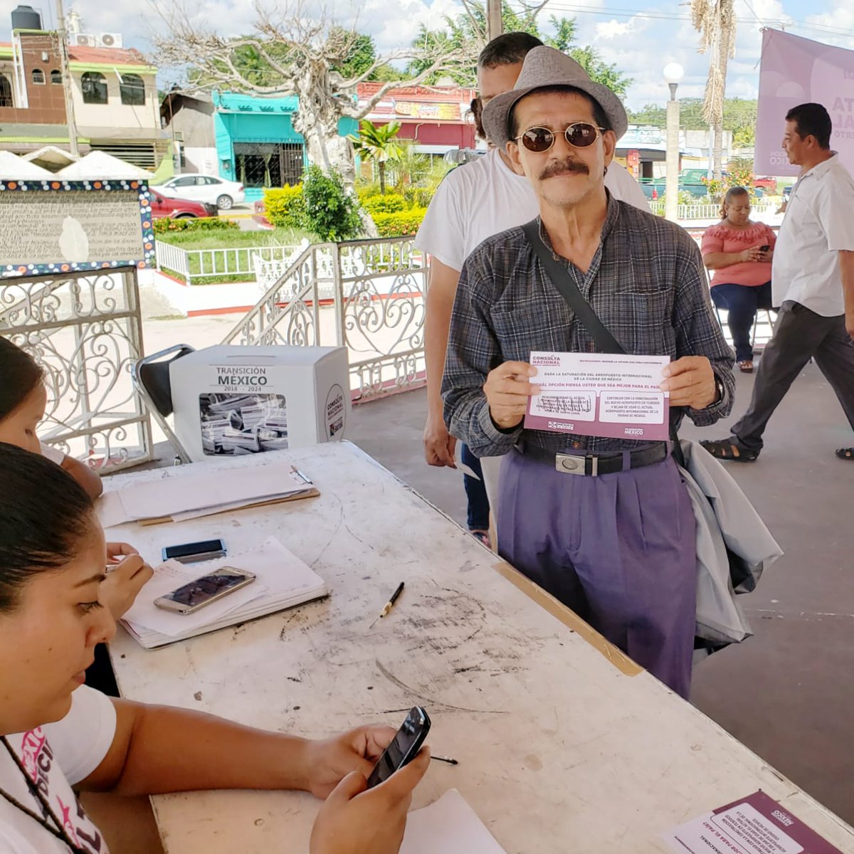 sdntabasco's tweet photo. ¡Gracias a todos los miles de tabasqueños que participaron en la 2a jornada de la #ConsultaNacionalNuevoAeropuerto  Mañana a partir de las 8 y hasta las 18 horas continuaremos con este esfuerzo ciudadano! #DemocraciaParticipativa #CuartaTransformación #Tabasco https://t.co/xVo1OsVZn2