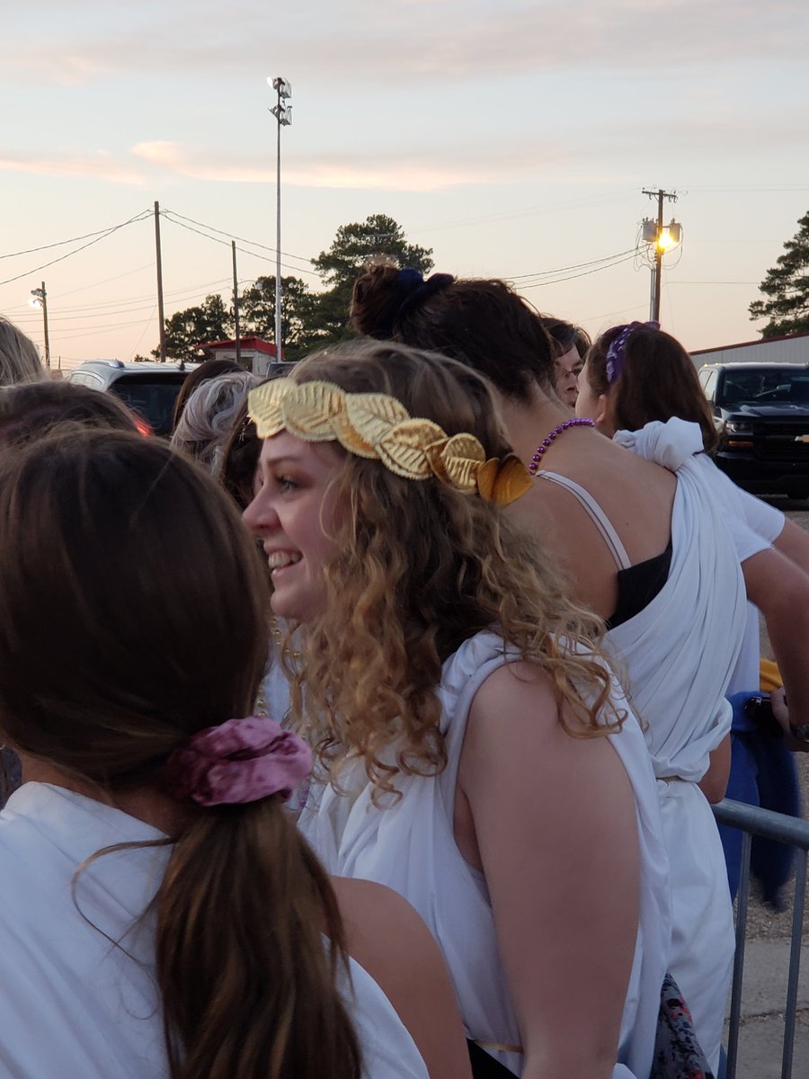 ASHTrojan_StuCo's tweet photo. Best Trojan Caravan! #ASHvsPHS #TrojandomiNATION #ashtrojans #trojanstrong #trojanpride https://t.co/1hFjZVkoMZ
