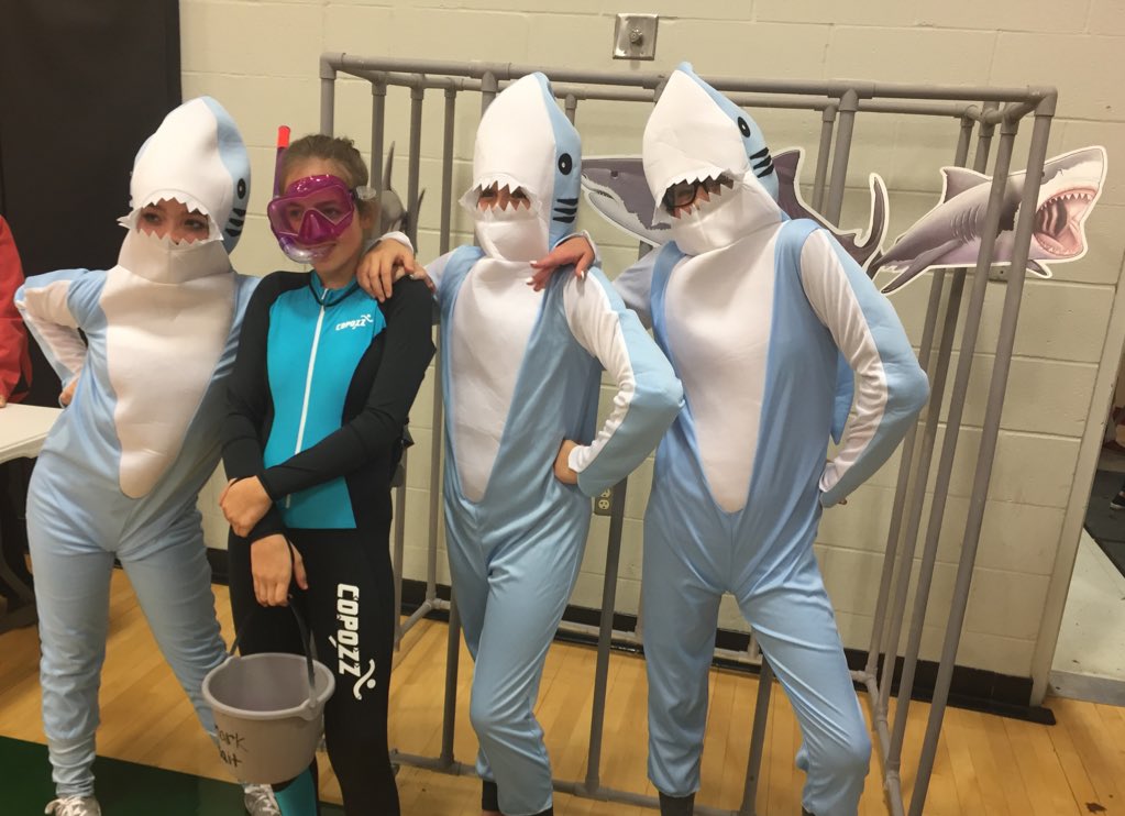 jconnor84's tweet photo. @Shortymclaughli Heck of Cage..  #sharkbate https://t.co/9JzwcXaEs5