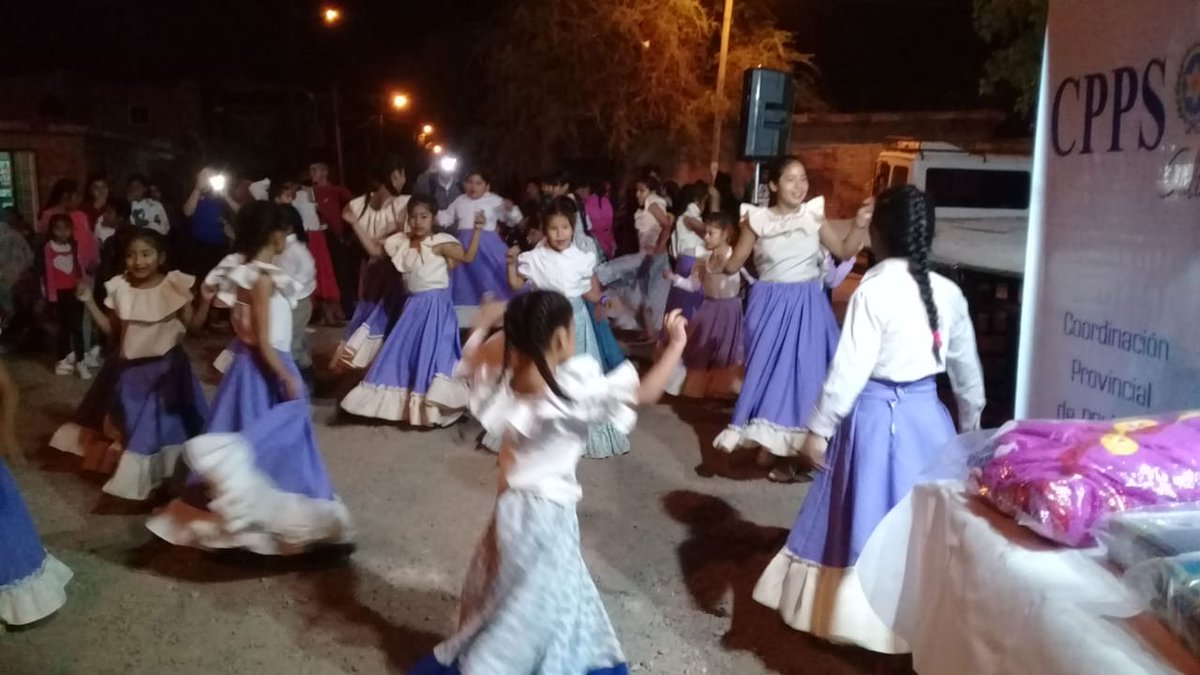 taniiamgr's tweet photo. #MareaAzulArteYMovimiento #EARobertoRomero @UrtubeyJM @aniberruezo https://t.co/RuORGxSKkW
