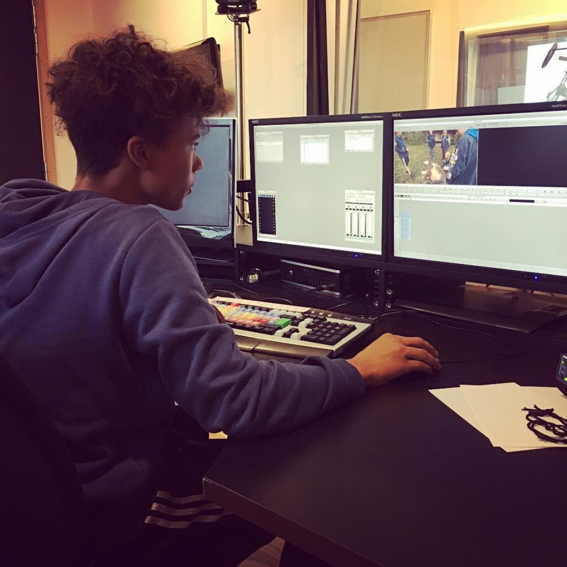 MediaComposer's tweet photo. #greatstudent #editing #upcomingeditor #avid #mediacomposer #regram
⠀
📷 by https://t.co/oEGLRgGcYF
▶️ https://t.co/LipAQmmBPm https://t.co/U95NdPPq0M