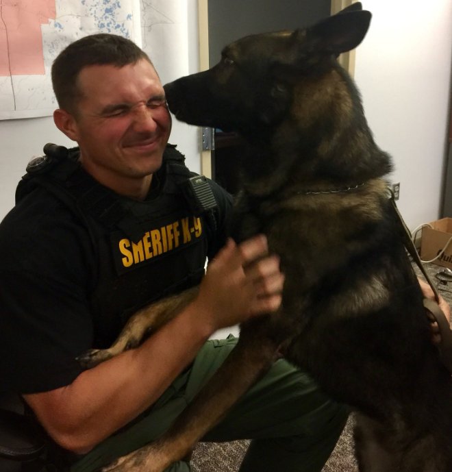 PascoSheriff's tweet photo. Another giveaway! 🚨

If this post reaches 1000 RT's by the end of #LivePD, we will give 4 of our followers #ShepHappens shirts! You got this, #LivePDNation! 

Must RT this, follow us, &amp; have your state/province on your profile! 😁👍💚 https://t.co/YU6DLtxDKY