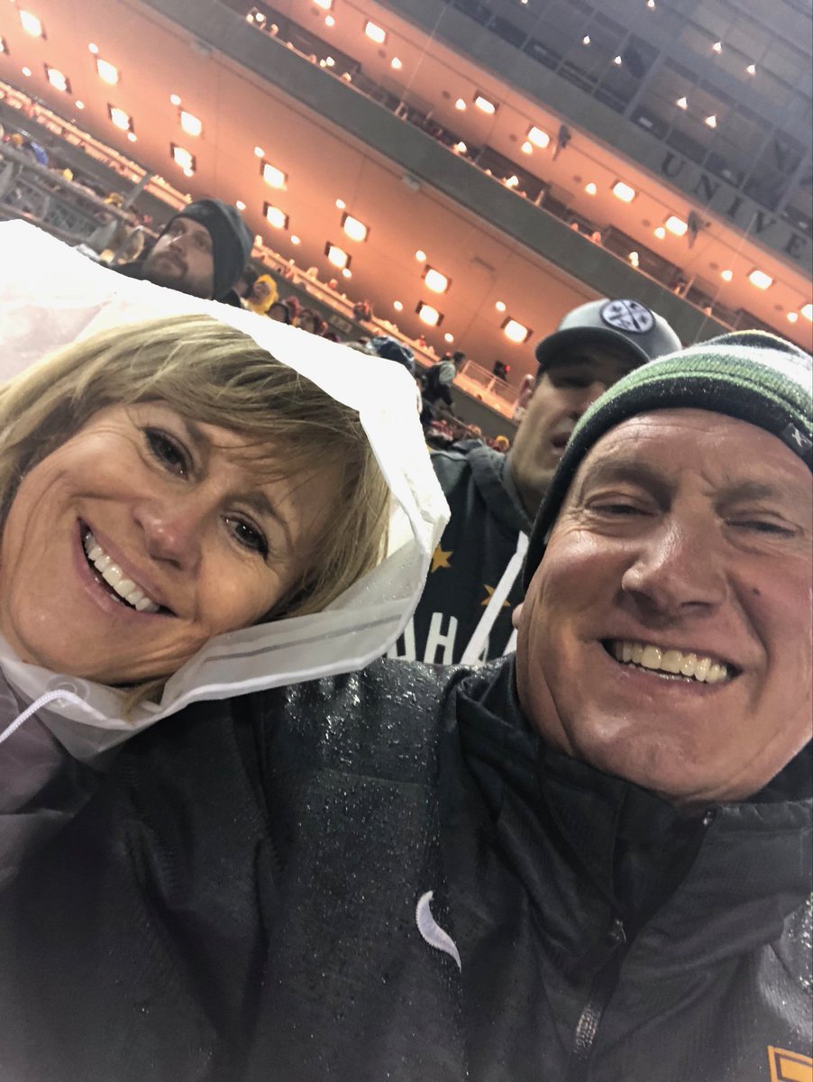JanAndHomes's tweet photo. Gopher Baseball supports Gopher Football. See you next Spring! #bluemn #Gopherbaseball https://t.co/VFdVEU7ITy