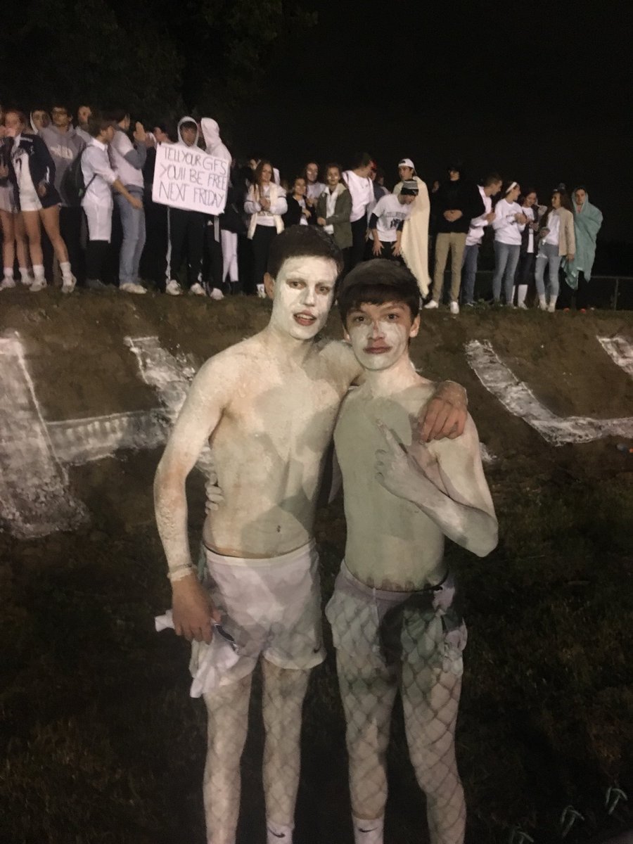 Colls_noneill's tweet photo. Friday Night Lights. Great win CHS Football ππ. #thehill #cpsedu #boys https://t.co/j2Z6ZQwDXP