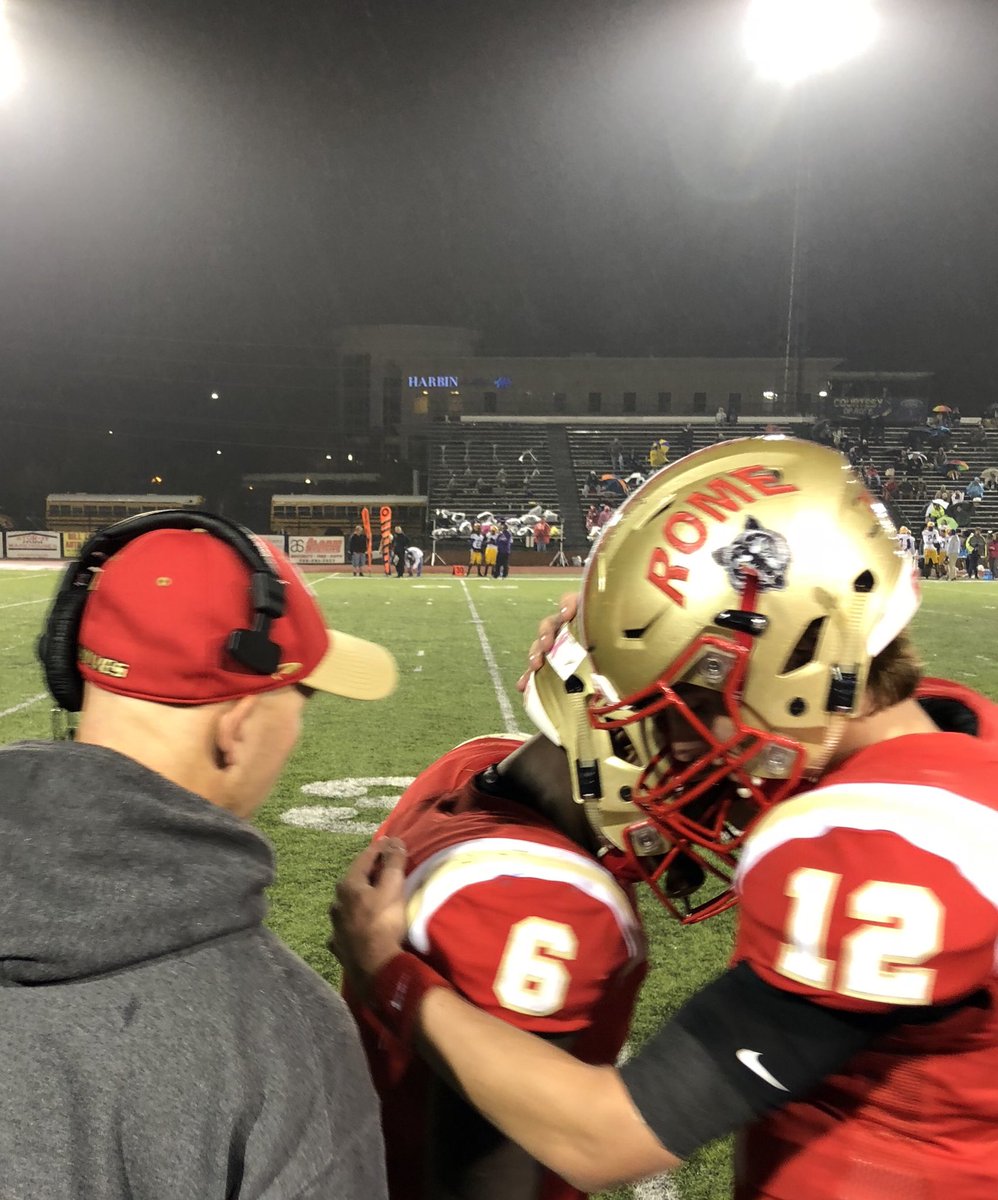 RomeSportsDoc's tweet photo. And among his other records @JamiousGriffin passes 2000 yards for the season. 5 TD tonight. Rome up 48-0 at half. @WolvesGameday https://t.co/RHPNXiM1vC