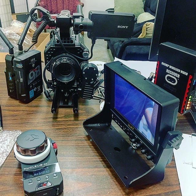 Just got the <a href="/tiltamax/">tilta</a> nucleus M wireless follow focus rigged up w the <a href="/cinegears/">Cinegears</a> 600m transmitter receiver on my <a href="/sony/">Sony</a> #fs7 + #shape and #tilts rigg .... smooth like butter! ift.tt/2EOhIEg