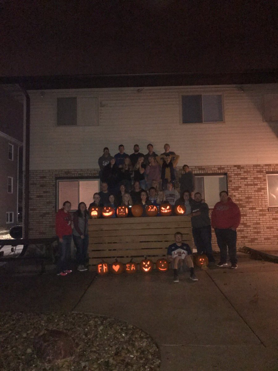 sigmaalpha_isu's tweet photo. We celebrated Halloween early with our annual pumpkin carving social at FH! 💚🎃💛 https://t.co/QQWfei6ifj