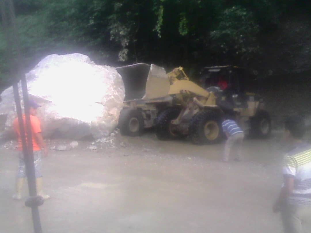 Min.Transporte continua trabajos  limpieza Vía T007 Campo Elías- Límite Portuguesa Edo Trujillo.Emergencias Lluvias Soluciones P Pueblo @TransporteGobVe <a href="/tupamarohipolit/">Hipo Lito</a> <a href="/VicetrVzla/">ViceTransTerrestre</a> <a href="/RangelSilva4F/">Rangel Silva</a> <a href="/Gerardo4fPsuv/">Gerardo Márquez</a> <a href="/GobTrujillo/">Gobierno de Trujillo</a> <a href="/hugbelpsuv/">Hugbel Roa</a> <a href="/NicolasMaduro/">Nicolás Maduro</a> <a href="/ViceVenezuela/">Vicepresidencia Vzla</a>