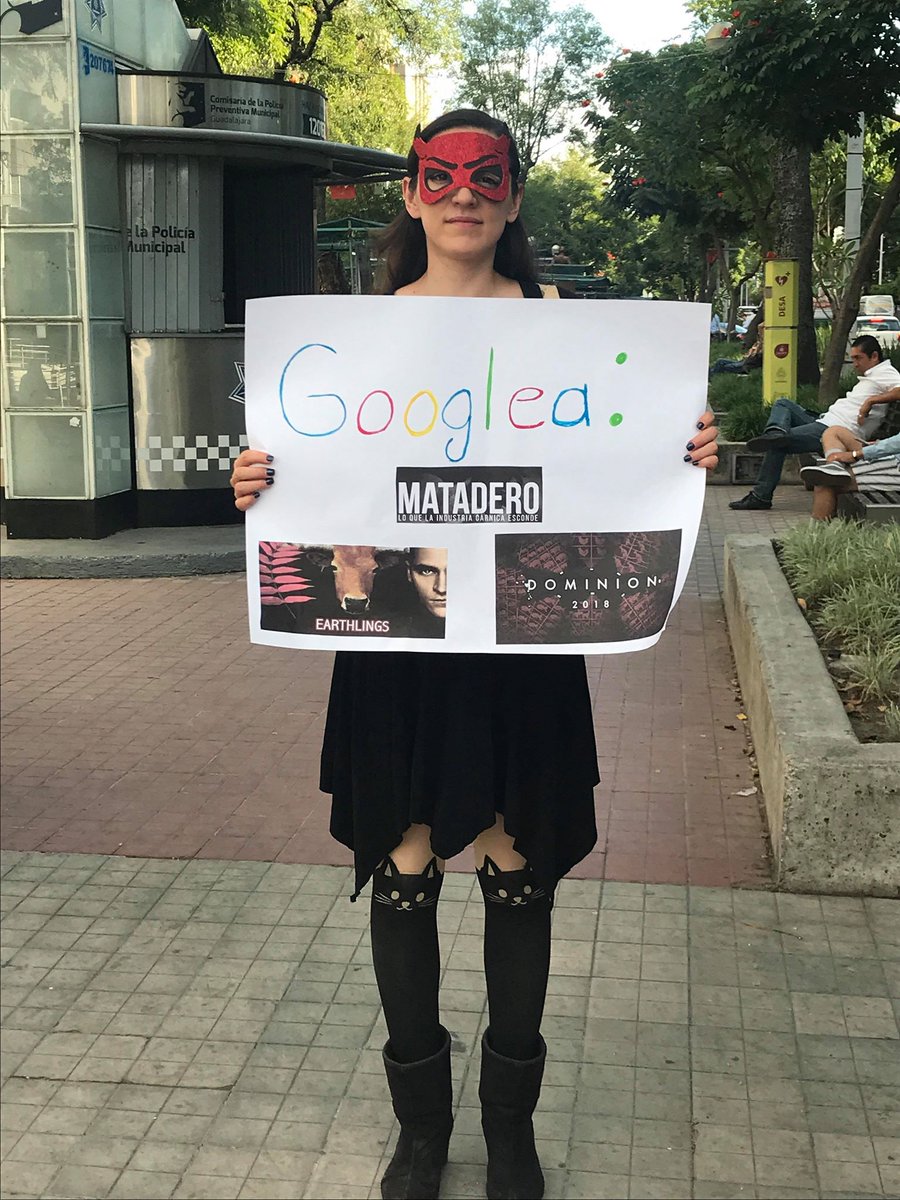 NaT_Animal's tweet photo. @NaT_Animal y @ComunidadGaia en #Guadalajara recomendando los documentales de temporada.
Una nueva relación con los otros animales es posible.
#ComunidadGaia #NaturalezaAnimal #APASDEM #MuukWakax
#LiberaATusEsclavos #LiberaciónAnimal https://t.co/nifWBpx2SM