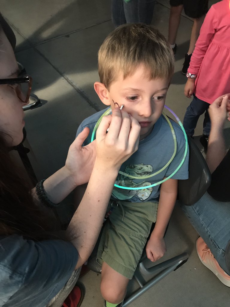 AaronJMUSD's tweet photo. Annual Fall Picnic at Ironwood Elementary! #ironwoodelem #MUSD https://t.co/pORi0EZvr5