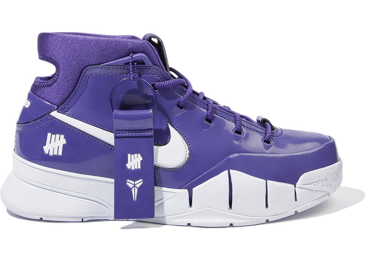 highsnobiety's tweet photo. Here are the 10 most valuable sneakers of Q3: 

💰💰💰

https://t.co/rvpBBslCXS https://t.co/UMrBYO0Q0C