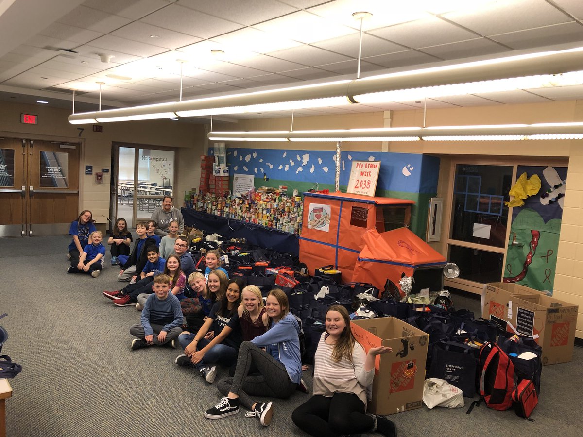 BeyerJuli's tweet photo. The students and families at GMSS have such compassionate hearts.  They donated 4,597  items to our Red Ribbon Week food drive sponsored by Leo’s Club and Student Council. Special thanks to our 8th grade teams for challenging each other.  #Gamechanger304 @genevableau @GMSSfacs https://t.co/EvmXjQAdFl