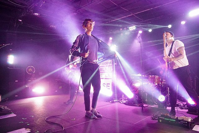 shutter16's tweet photo. Live Review w/ Gallery: Slywave ( @SirSly + @joywave) Takes Over the QC's @FillmoreNC Underground 
https://t.co/T1eZMKgLkl
📸 by @keelycaulder 
#sirsly #joywave #floracash #twitfromthepit #shutter16 https://t.co/cTyMcUfgdH