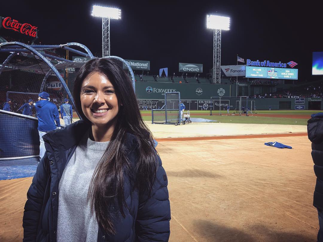 AshleyAug21's tweet photo. From Boston to LA...this is Game 3 of the World Series! #worldseries #dodgers #redsox #mlbonfox #sandandstars #thegreenmonstah https://t.co/h9mxcSchCP