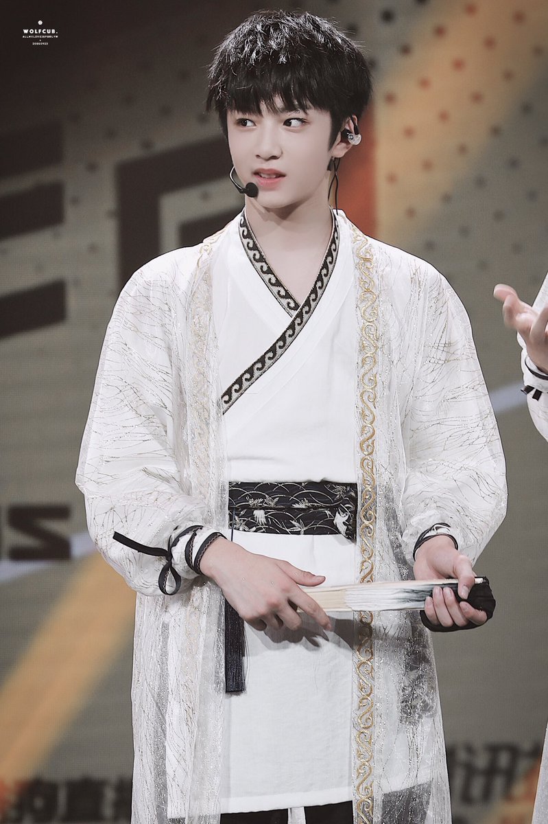 WolfCub_0923's tweet photo. #台风少年团  #台風少年団
#刘耀文 #liuyaowen #TyphoonTeens  #リュウヤウォブン  #류야오원 #TYT 
#ラッパーマンネ #หลิวเย่าเหวิน
20181007台风少年团出道首唱会开场少年郎访谈˚✧@TFFamily_PR 刘耀文 https://t.co/rsTJa58Zcx