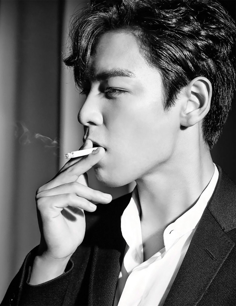 shasha17n's tweet photo. Smokin' Hot TOP 🔥
🎨 243 more days Waiting for Choi Seung Hyun
#빅뱅 #최승현 #탑 #BIGBANG #TOP #D243 #WaitingForTOP https://t.co/Tbm4xyKe8X