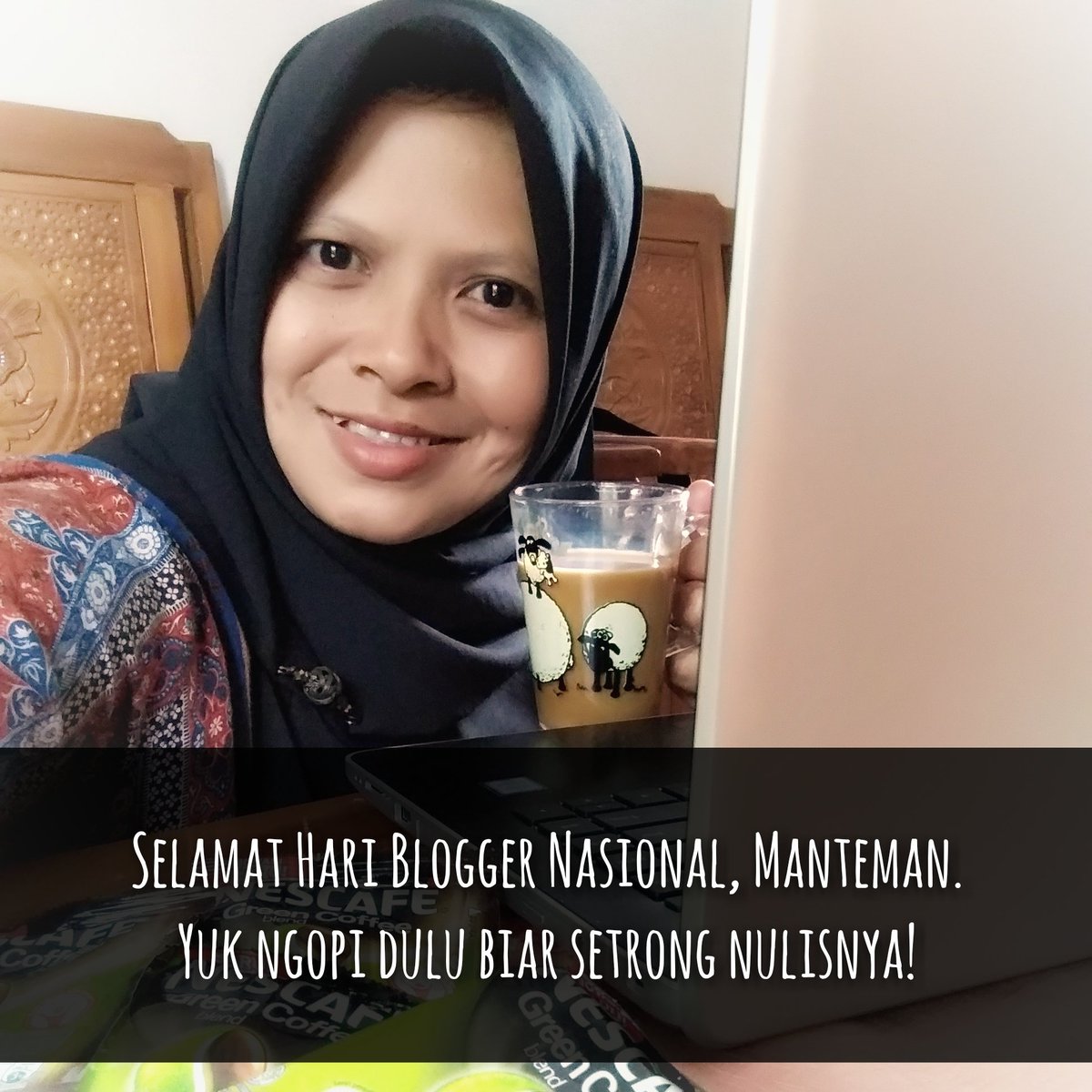 niaharyanto's tweet image. 😁 #bloggerday #nationalbloggerday