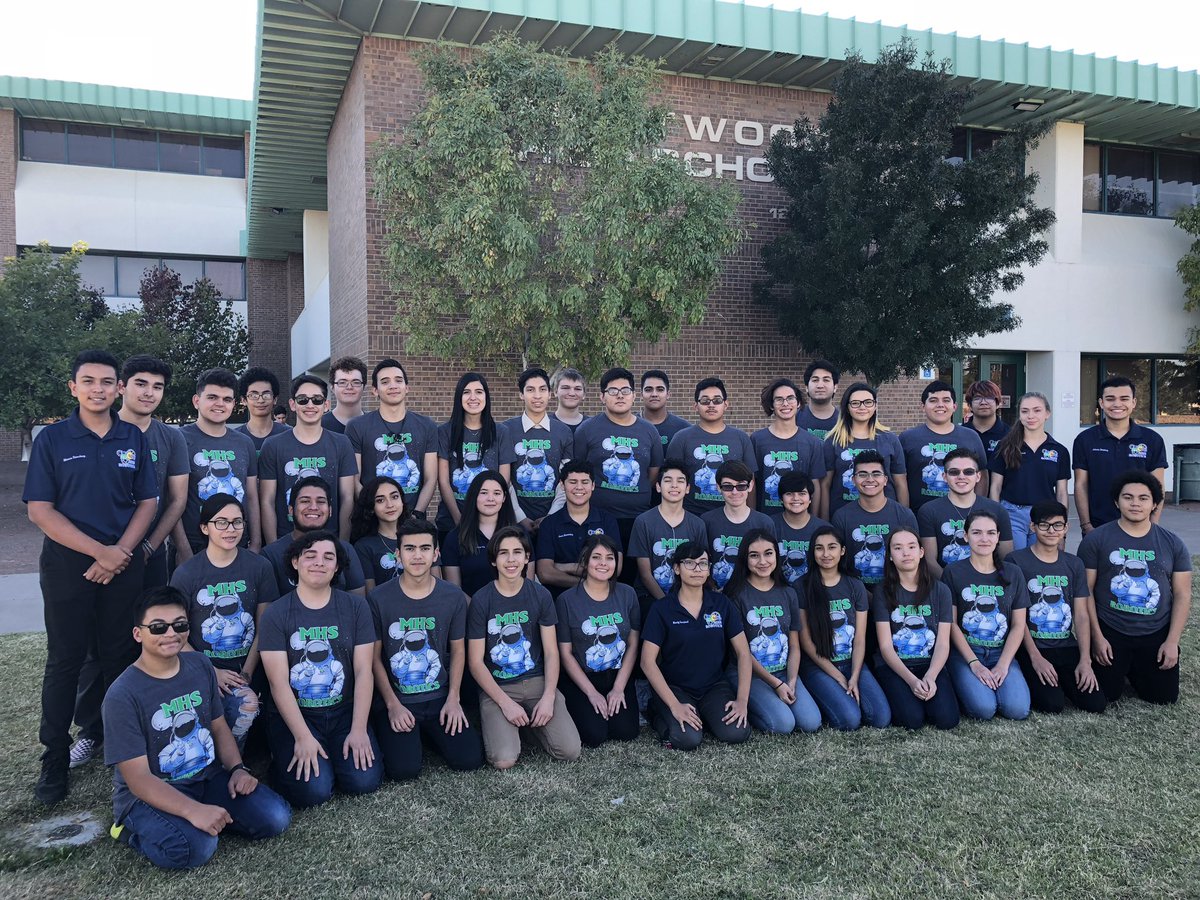 LRamirez_MHS's tweet image. Today was picture day. This years 2018-2019 MHS Robotics team/army #TeamSISD #GoingtoState #Thanks2BESTRobotics #FIRSTInspires #VEXRobotics