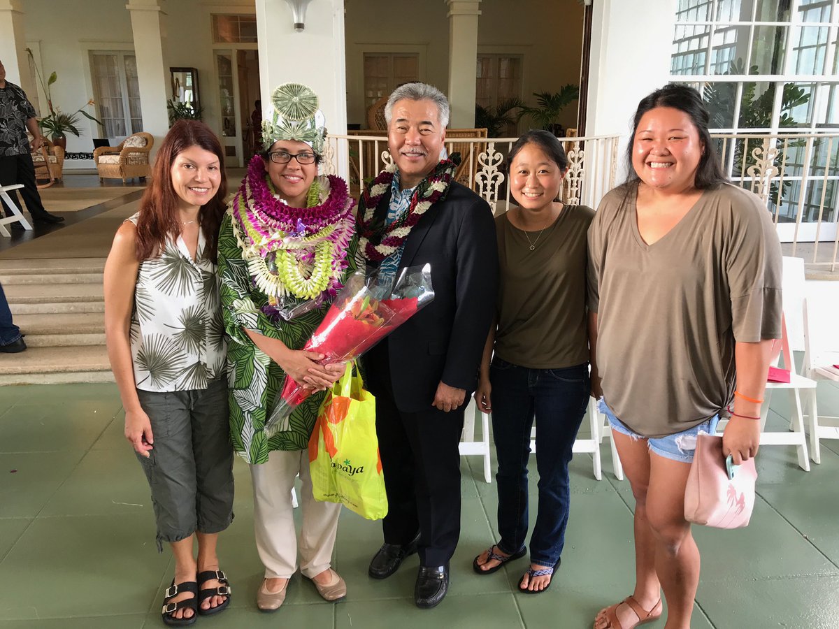 1oahuprincess's tweet photo. Teachers do not work in silos. We are as strong and effective as our partnerships and relationships and I’m so blessed and lucky to count myself among these amazing people...my family, my grade level partners, and TEAM PRESCHOOL. Thank you @Lanelle_Hibbs and @GovHawaii ! https://t.co/aLoPBQ6Few