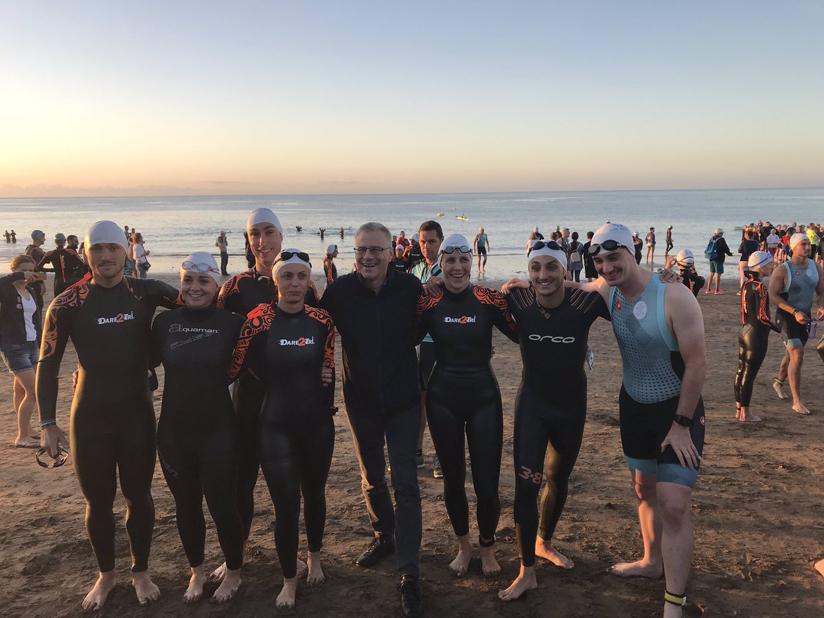 AdeccoGroupFR's tweet photo. Dernière photo de notre #equipedefrance avec @AlainDehaze avant le départ du triathlon de #lanzarote. Tous derrière vous ! #weareWin4Youth https://t.co/TdgNPcHGhn