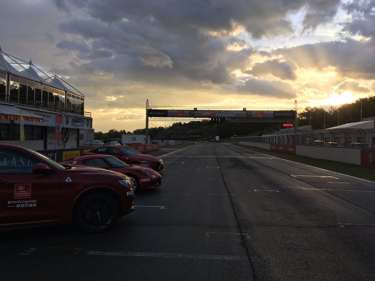 Al lavoro. #centroguida #alfaromeo