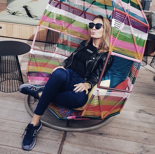Blogbymar's tweet image. Be your own rainbow 🌈
.
.
.
.
#saturday #saturdaymorning #motivation #rainbows #goodmorningpost #relaxtime #newbalance #arma #ootdnl #ootdfashion #ootdnetherlands #fashionpost #dutchblogger #fashionblogger #lifestyle #amsterdam #nl #sunglasses #fall18 #outfit #love #mylook #…