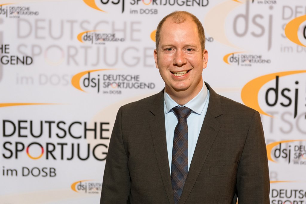 Alter und neuer 1. Vorsitzender der Deutschen Sportjugend: #JanHolze #Sportjugend #MecklenburgVorpommern einstimmig wiedergewählt. Herzlichen Glückwunsch!  #dsjvv2018 <a href="/DOSB/">DOSB</a> <a href="/sportDland/">Sportdeutschland</a>