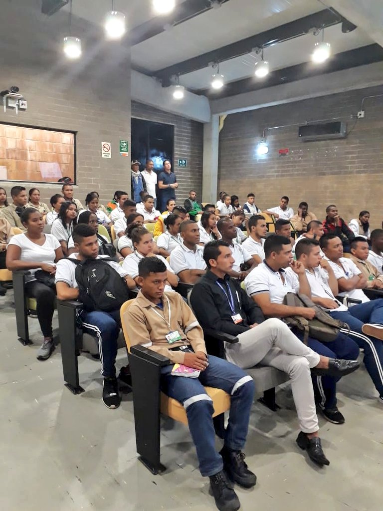 Ayalapsenaeduc1's tweet photo. #SemanaDeidiomasSENA así iniciamos en  @SenaCfma  @Farid_Figueroat @SENAComunica https://t.co/MxRnixEQSK