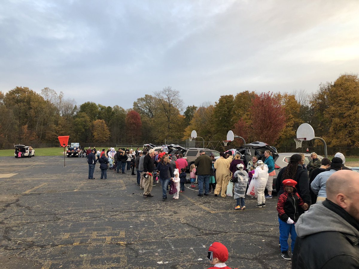 stephanieljacob's tweet photo. Dieck Trunk or Tweet!! @dieckk5 @swartz_creek @stephanieljacob https://t.co/5LaHM0r98O