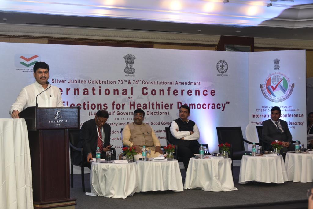jagdishtmore's tweet photo. Shri. @dhananjay_munde, Hon. Leader of Opposition, Maha Legislative Council, said in International Conference on Better Elections and Healthier Democracy, the State Government should always ensure the independent and autonomous status of State Election Commissions.
#SECMah https://t.co/CeQZ9WGp42