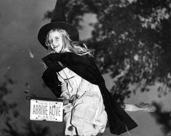 qikipedia's tweet photo. In Canada, it is illegal to pretend to be a witch. Actually being a witch, however, is perfectly legal. (Photo: Florida Memory.) https://t.co/eVSnJZyrxM