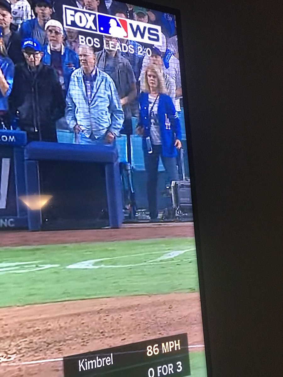 helltoupee's tweet photo. Cardigan Dodger lady is annoying
#redsox https://t.co/0Djo1ZndHm